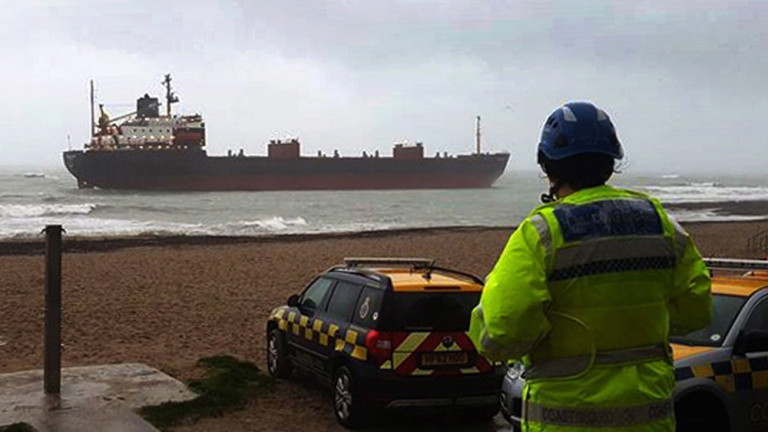 Британските власти задържаха заради дългове на корабособственика руския товарен кораб