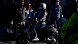 Доброволци ще следят за спазването на социална дистанция в Италия