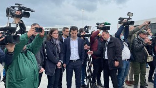 11 български моряци остават на борда на кораба Рожен в