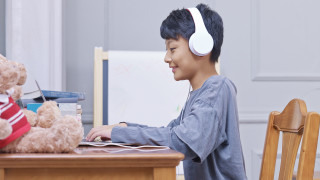 При дългосрочно онлайн обучение децата се демотивират губят желание за