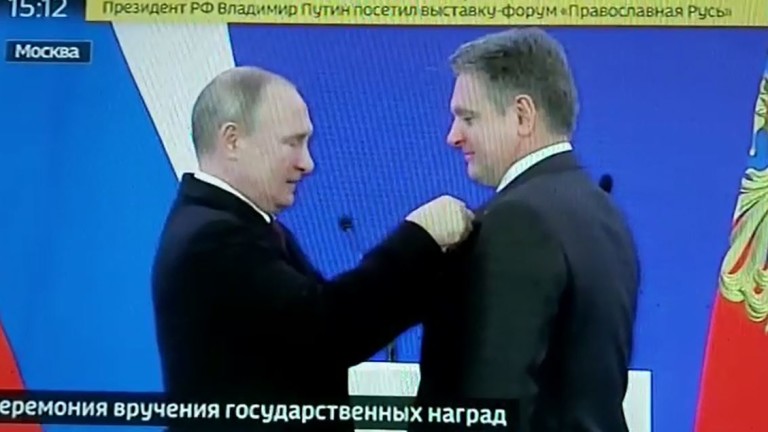 Кремъл разчита, че награденият с руски Орден на дружбата председател