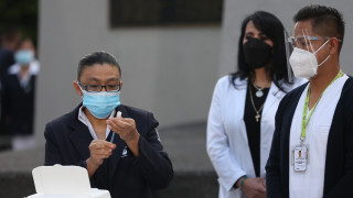 Мексиканска медицинска сестра стана първият човек в Латинска Америка получил