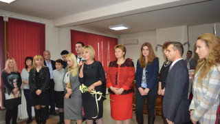 Омбудсманът започва кампания за подкрепа на децата с един родител