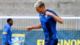 Младият български полузащитник Стелиян Стоянов започна тренировки с мъжкия отбор