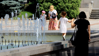 Горещо и почти без валежи в петък