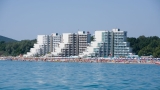 Повече пари за българския туризъм: Рекорден брой плажове получават "син флаг"