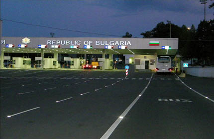 Сигнал за бомба затвори софийското летище