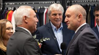 Най успешният български футболист Христо Стоичков ще е вторият гост в