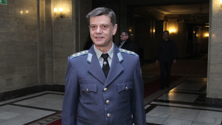 Ген. Константин Попов вижда разнобой във властта за НАТО