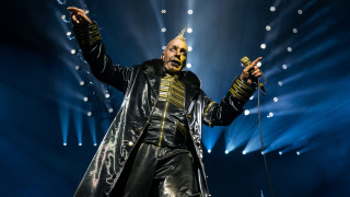 Ах декември месецът който ухае на канелени сладки греяно вино