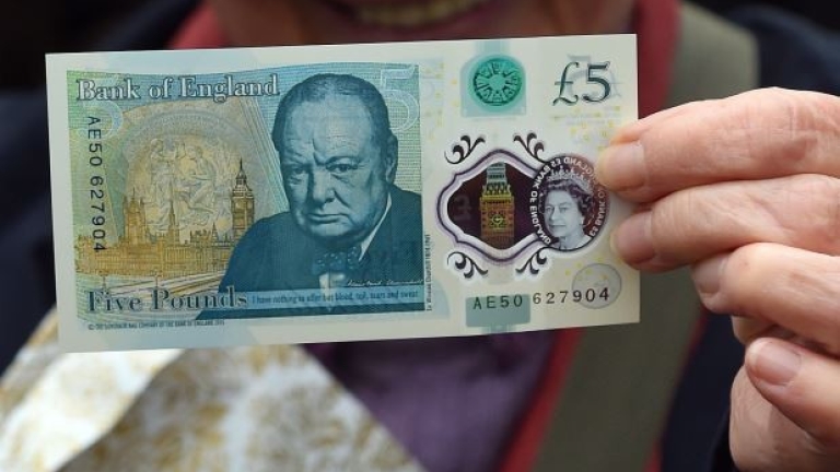 5 лири с Чърчил тръгват в UK