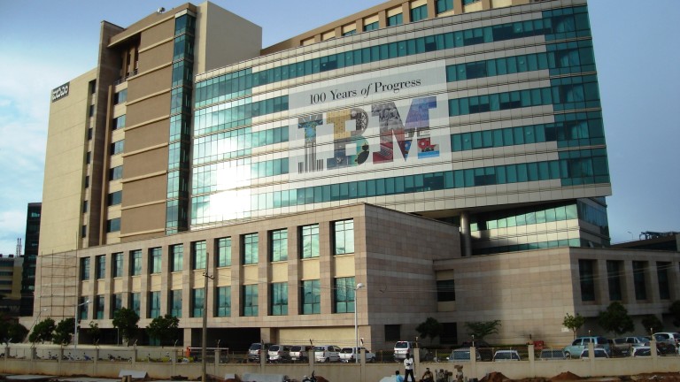 Американската International Business Machines (IBM) се споразумя за придобиването на