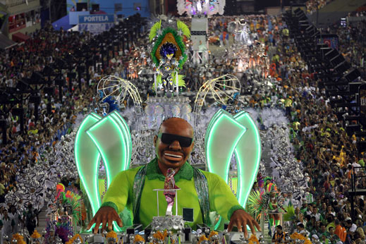 1.5 млн.танцуват самба на Карнавала в Рио