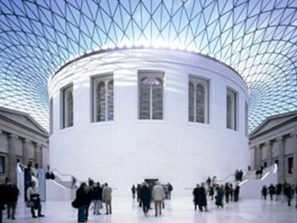 Съмнителна миризма евакуира Британския музей
