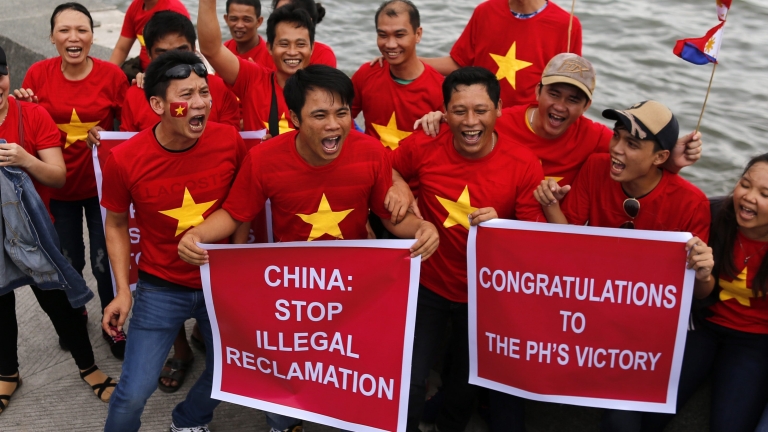 Трибуналът в Хага отхвърли претенциите на Пекин за Южнокитайско море 
