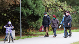 На 100 осигурени души се падат около 74 пенсионери Това