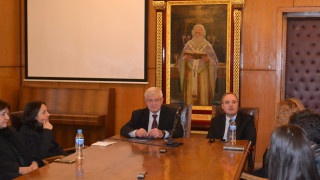 Няма опасност да се загуби акредитацията на Медицинския факултет и