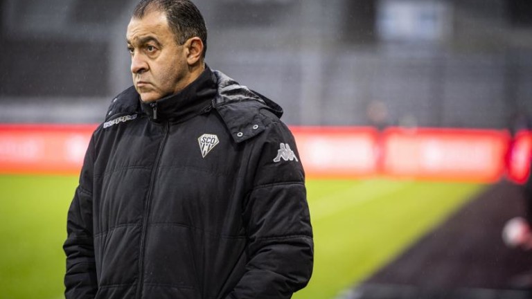 Треньор се раздели с поста си заради расистки коментари