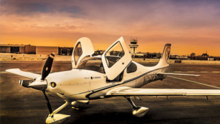 Пилот на утралек самолет двуместен самолет Cirrus SR22 загина на