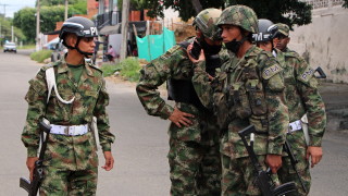 Екстремисти в Колумбия рано в сряда убиха най малко девет войници и