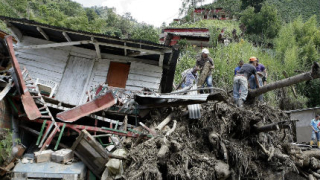 Най-малко 61 убити и 37 ранени от свлачището в Колумбия 