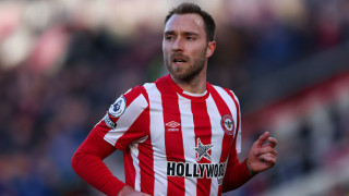 Халфът на Брентфорд Кристиан Ериксен е отказал да подпише