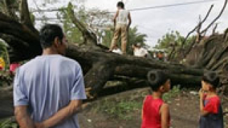 Стотици жертви взе тайфунът Дуриан на Филипините