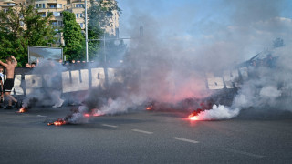Феновете на Локомотив Пловдив предприеха крайни мерки при протестите срещу собственика