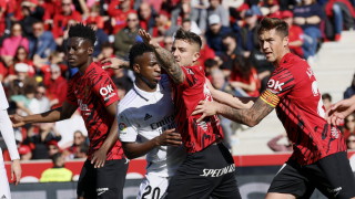 Шампионите на Испания от Реал Мадрид губят почва под краката