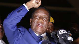 Крокодила се закле като новия президент на Зимбабве
