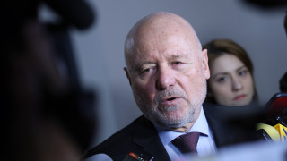Министърът на отбраната Тодор Тагарев няма никакво намерение да подава