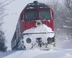 Снегът блокира четири влака 