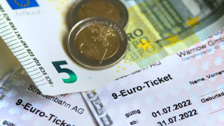 Краят на германската антиинфлационна мярка билет за обществен транспорт за