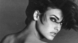 През септември 2021 г един от супермоделите на 90 те разкри