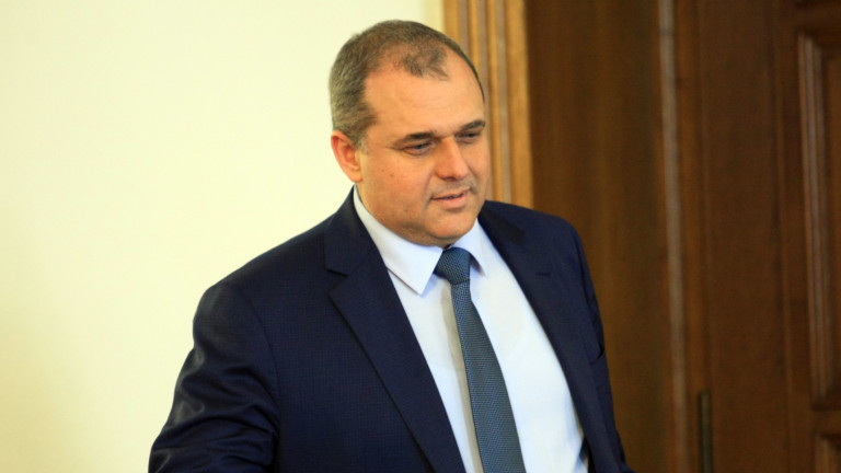 БСП показа, че може да е алтернатива, смята Искрен Веселинов
