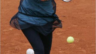 Шарапова отстрани французойка в Париж