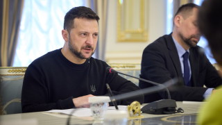 Володимир Зеленски потвърди във вторник че поради военното положение което
