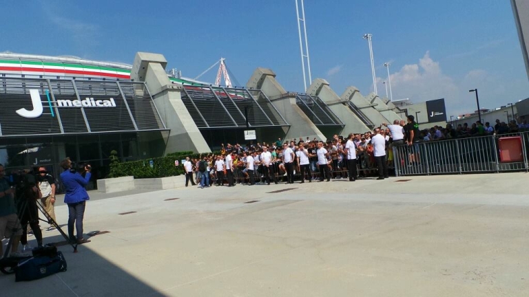 Юве подписа с футболен вундеркинд (ВИДЕО) 