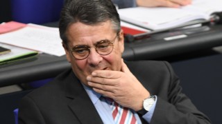 Външният министър на Германия скочи срещу лидерите на партията си