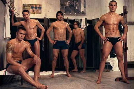 Италиански футболист работел като жиголо!