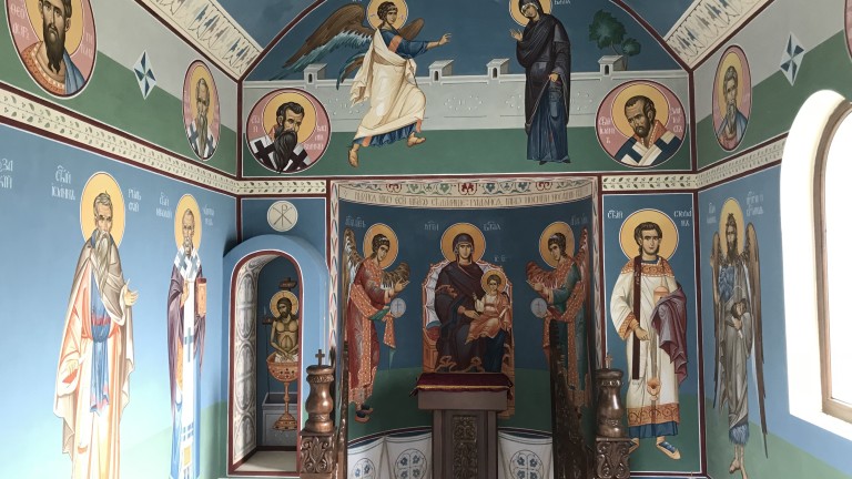Откраднаха кутия с дарения от параклис в гърменското село Огняново,