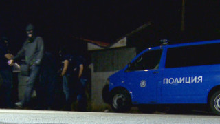 Пловдивски полицаи задържаха 15 души при нощна спецакция