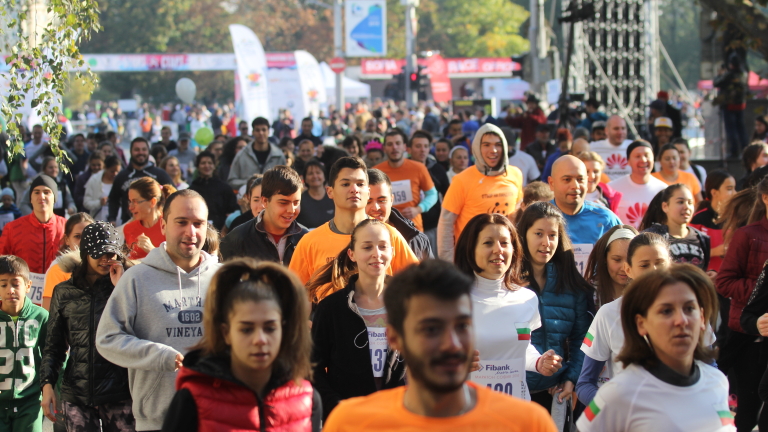 Щафетен маратон затваря улици в София