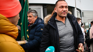 Най добрият български боксьор при професионалистите Кубрат Пулев отново ще излезе