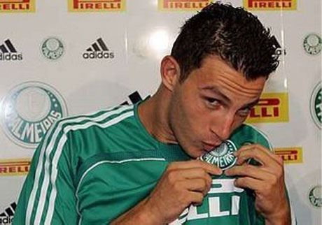 Левски привлича защитник на Палмейрас