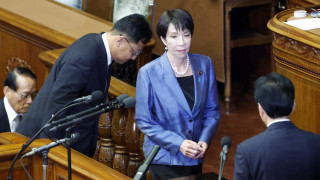 Японският парламент избра днес за министър председател Санае Такаичи превръщайки я