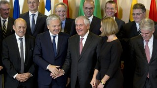 Американският държавен секретар Рекс Тилърсън заяви че САЩ остават ангажирани