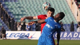 През 2013 година в Левски пристигна френското крило Ларсен Туре