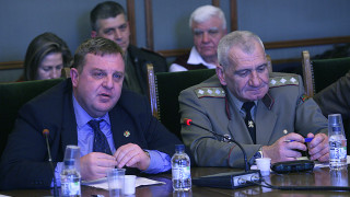 Възстановяваме висшето училище за пилоти
