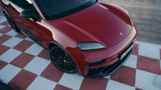 В началото на тази година Porsche пусна официално в продажба новия